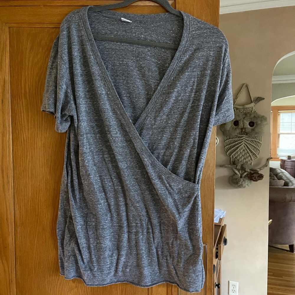 Oak plunge cross tee.   Size large